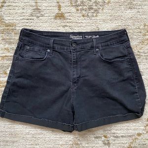 Signature Levi high rise shorts